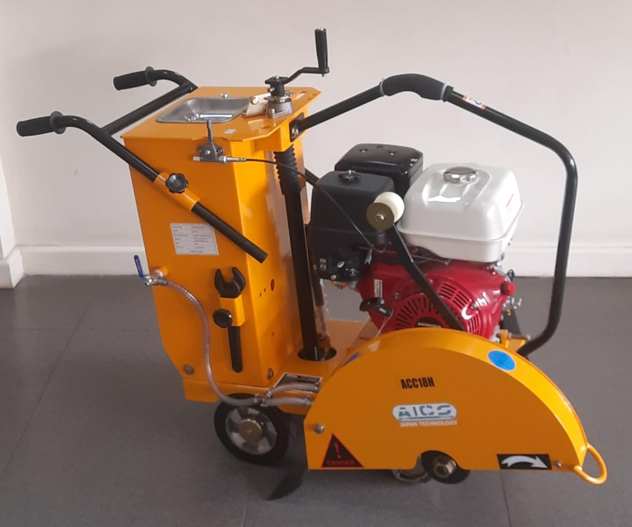 Aico Japan Concrete cutter 18 inches